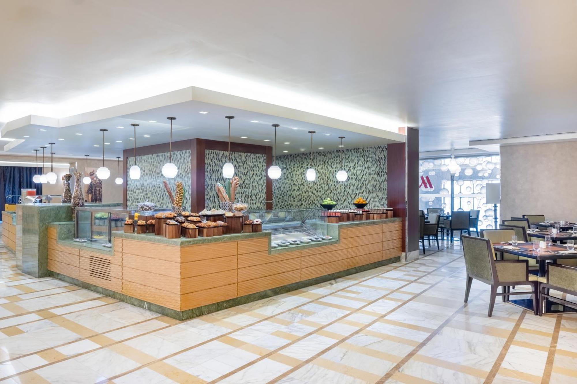Jabal Omar Marriott Hotel Makkah Mecca Exterior photo The buffet at the hotel